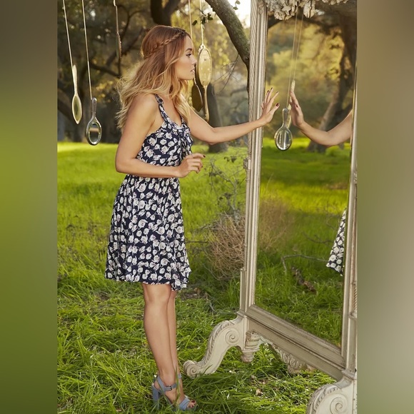 Lauren Conrad Disney Dress! Tea Kettle Dress Size Medium - Picture 2 of 5